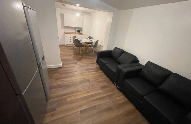 Relaxing Park Village Escape - Shared Space