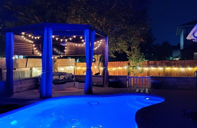 ~Relaxing South Austin Retreat w/Pool 4BR/2BA~
