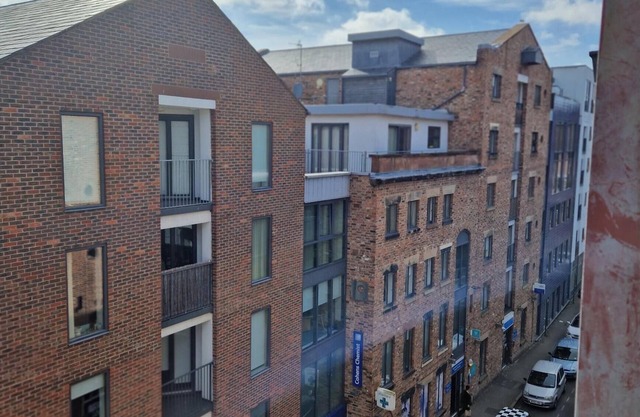 Remarkable 2-Bed Apartment in Central Liverpool