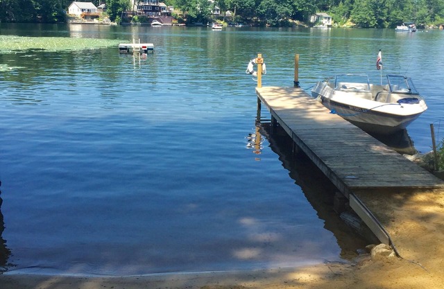 Remodeled Cottage retreat on the Lake, close to Boston but nestled in the woods