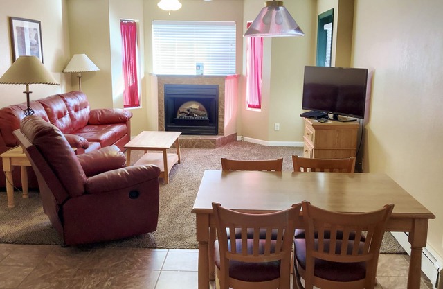 Remodeled Fully Furnished Barefoot Resort Condo at Terry Peak South Dakota!