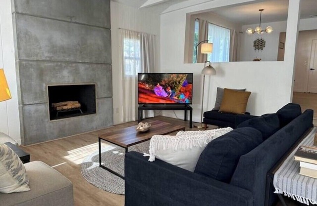 Remodeled house w/large yard in West LA - 3 miles to beach