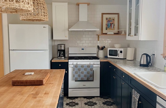 Remodeled Mid-Century Charm, Close To Arcata Plaza