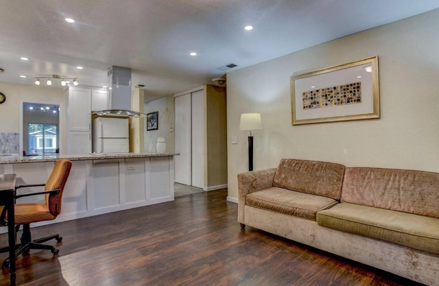 REMODELED Sacramento suburb 3bd/2ba house