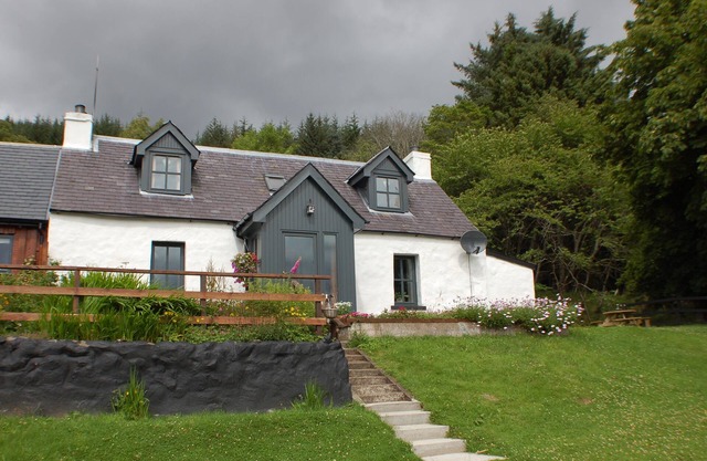Remote and Rural Traditional Croft house overlooking Loch Ness