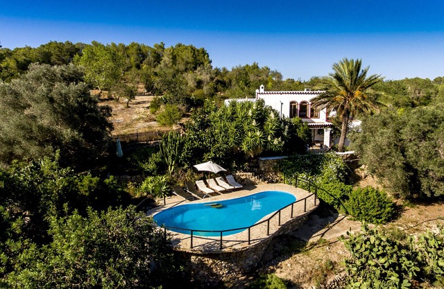 Renewed Historical Countryside Villa With Pool