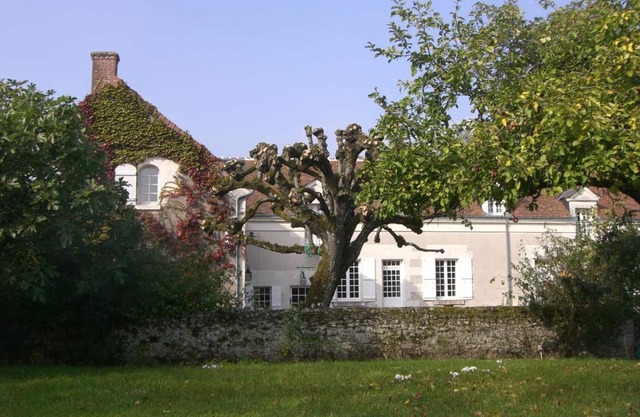 Renovated house with pool and garden in Val de Cher