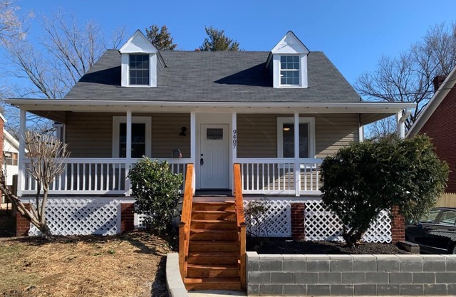 Renovated 3 bed 2 bath with lots of free parking