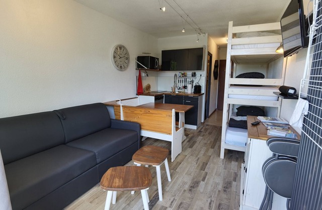 Renovated 5-person studio at the foot of the resort