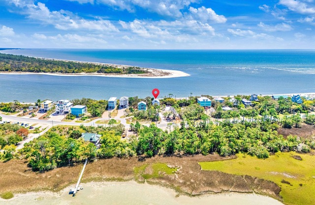 Renovated! Beachfront on IP, Dog Friendly w/Boat Parking!