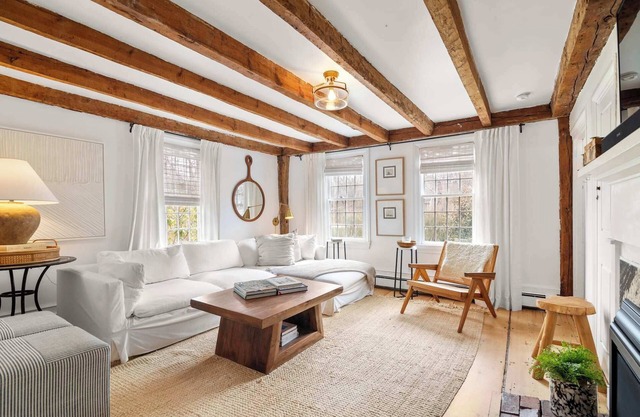 Renovated Cozy Cabin 5 Min to Beach!