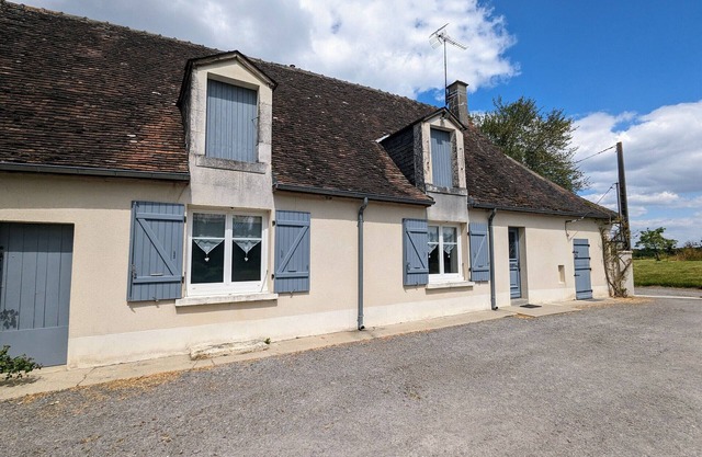 *Renovated Farmhouse in Berry: Near Forests, Castles, and Zoos*