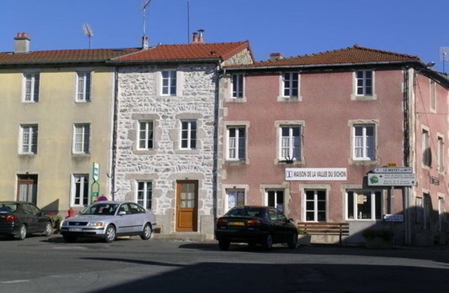 Renovated house with patio, pets allowed in Ferrières-sur-Sichon, near Vichy