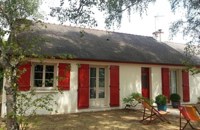 Renovated Home with Garden Near Loire Castles, Sleeps 6, Family-Friendly