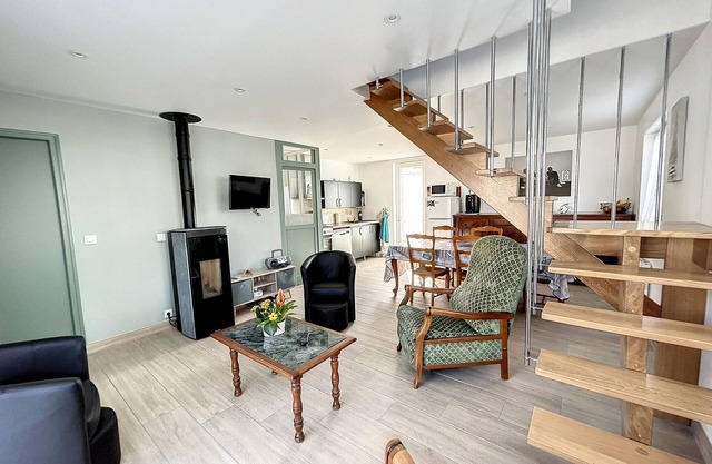 Renovated Home - 3 Bedrooms - City Center - Close to Beach