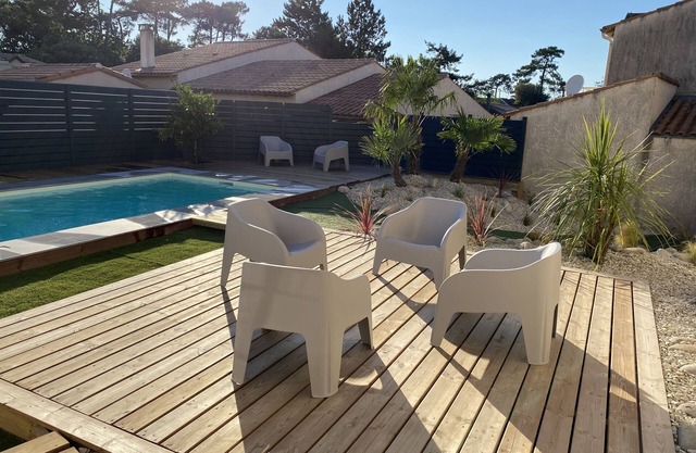 Renovated house 400M from the beach, secure private pool, 4 bedrooms, 2 bathrooms