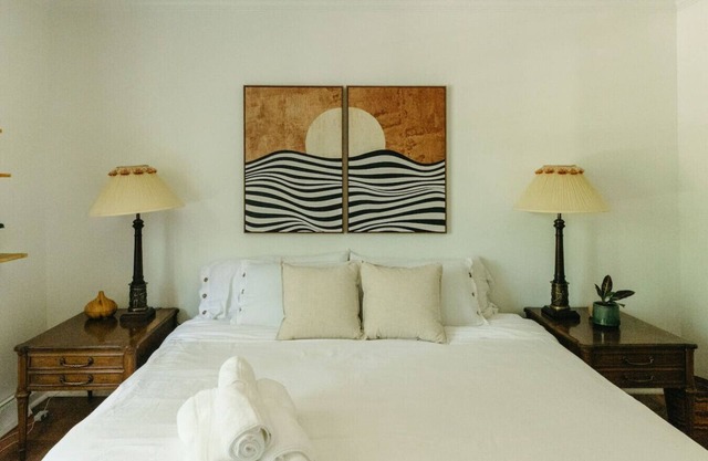 Renovated King Suite + 4 Queens.