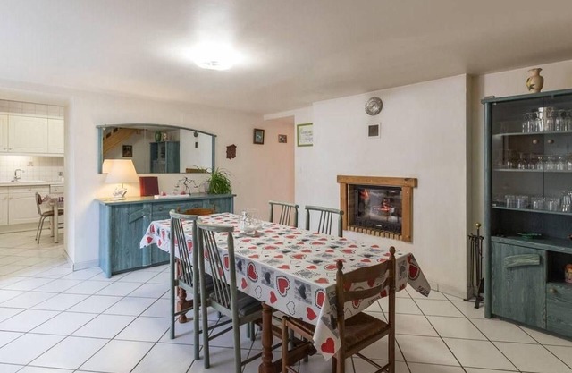 Renovated old house with pool in Brotte-lès-Ray