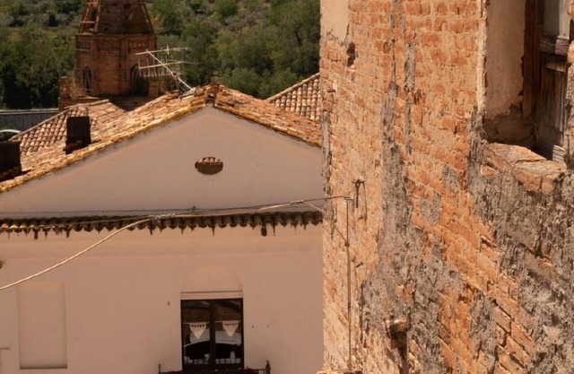 Renovated old mansion in the historic center. Pets allowed