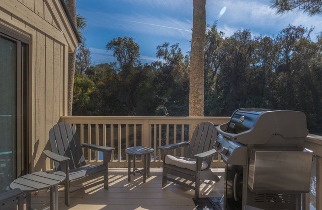Renovated Sea Pines Family Villa | Private Deck w/Water Views, BBQ, Bikes