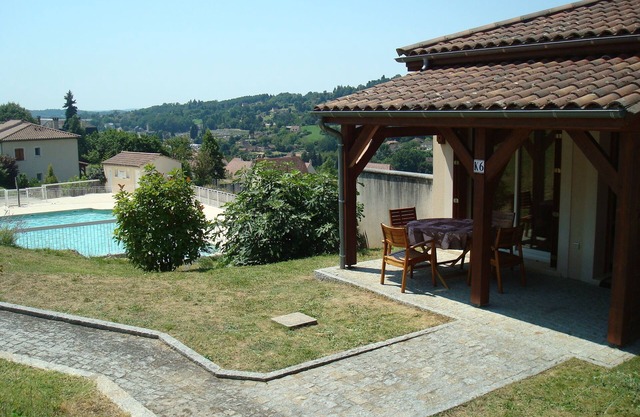 Rent 2 rooms with swimming pool in Sarlat la Caneda
