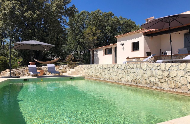 Rent house sleeps 8 with pool, private estate in Tourtour (83)