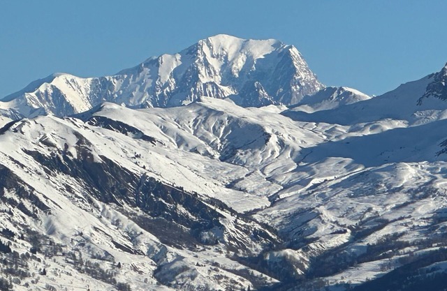 "Rental with breathtaking mountain views, for an unforgettable stay!"