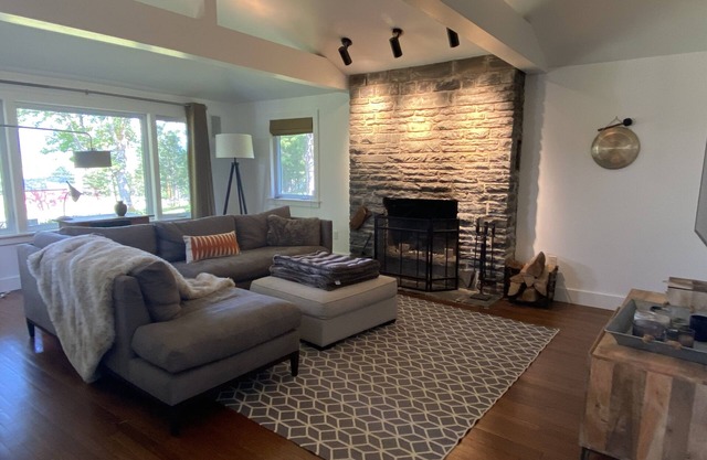 Renting full month of August -quiet, private fenced house w/pool near NYC