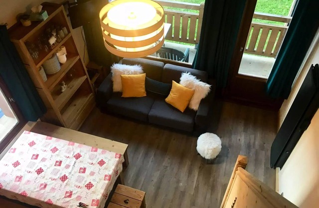 Residence Roche Noire - Arêches, in the Planay quiet and nature, apartment 6 to 8 people, 2 stars.