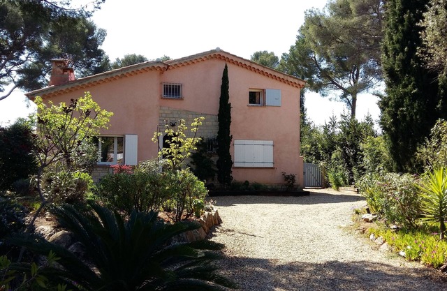 Residential district of Portissol at 500m from the beach and small shops