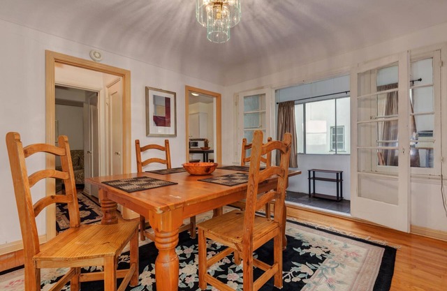 Residential Duplex Home, Central LA, 3 Bed, 2 Bath+Parking!