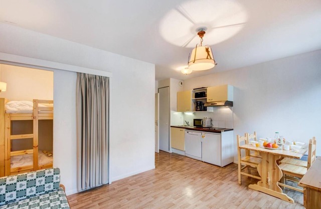 Resort center, tv, ski locker, 56m², Luchon-Superbagnères