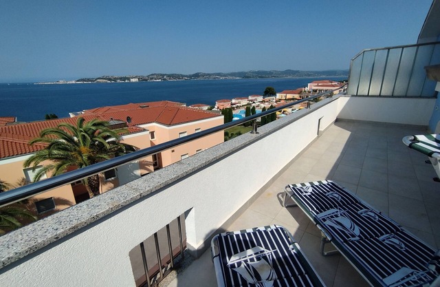 Resort Skiper Monte Rosso Family Apartment with direct Seaview