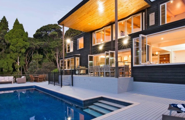Resort-Style Paihia - with Heated Pool!