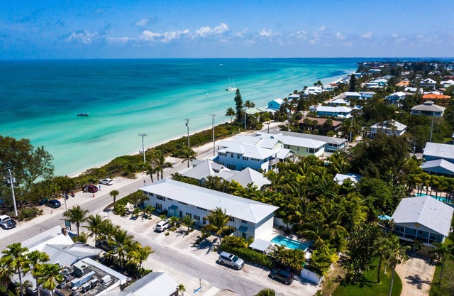 Resort-Style Pool Steps from the Bay and Pine Ave!