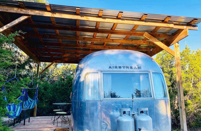 ♥ Restored Airstream w/Private Wooded Patio ♥