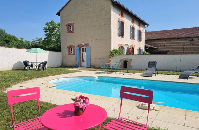Restored farmhouse with private pool and fireplace