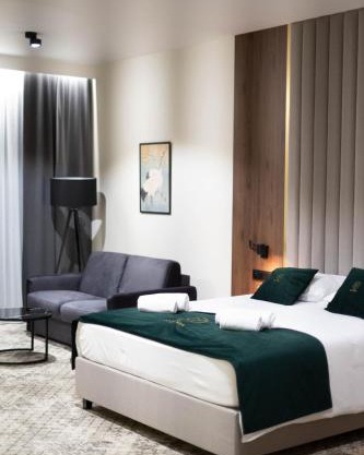Restoria Hotel*