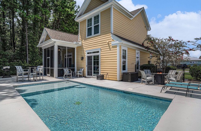 Retreat #5228 -Rare Gem in Barefoot Resort! Private Pool & Hot Tub!