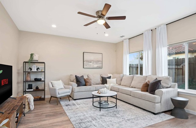 Retreat to a Cozy 3BR Home in Central Sacramento