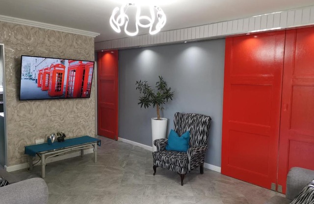 Retreat to Edmonton Close