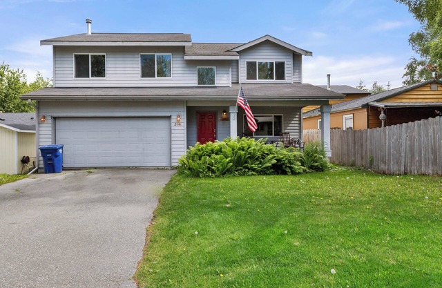 Retreat to Hidden Gem near the Airport & Kincaid Park - Modern and spacious