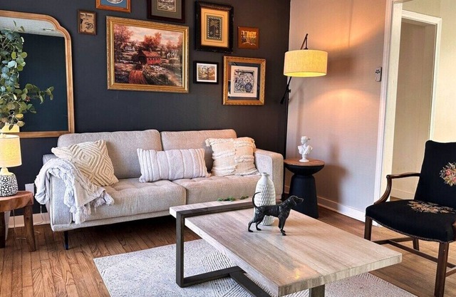 Retro design house nears the Zoo