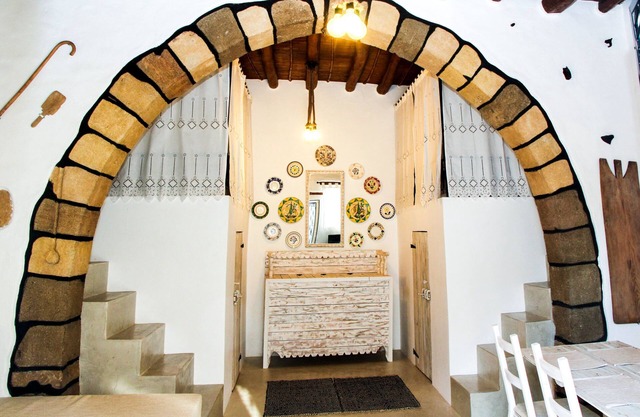 Rhodes Traditional house with private yard