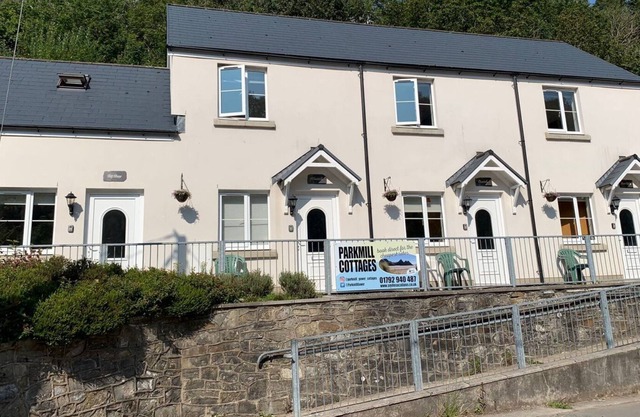 Rhossili - family friendly cottage in Parkmill