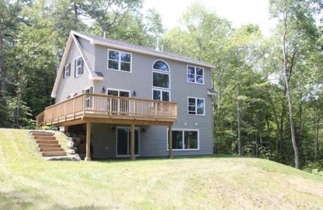 Rhumb Line, Very Private! Oceanfront, great location in Surry, ME