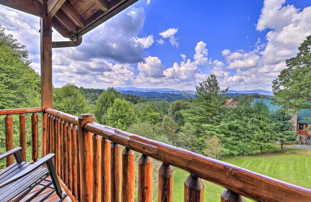 River Access & Game Room: Piney Creek Cabin!