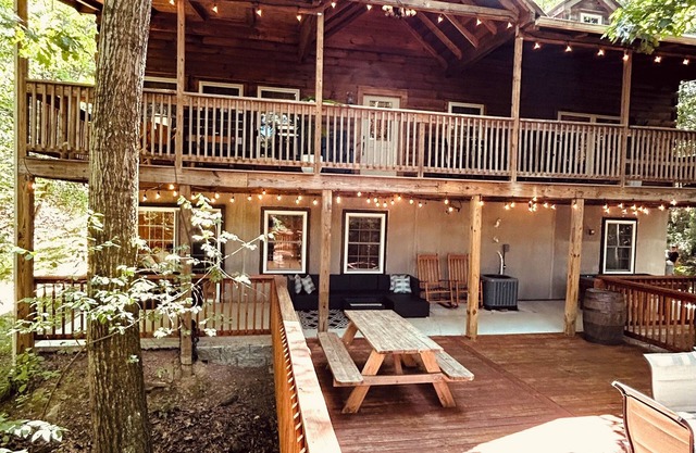 River front cabin in the Pocono mountains with property access to D&L Trail