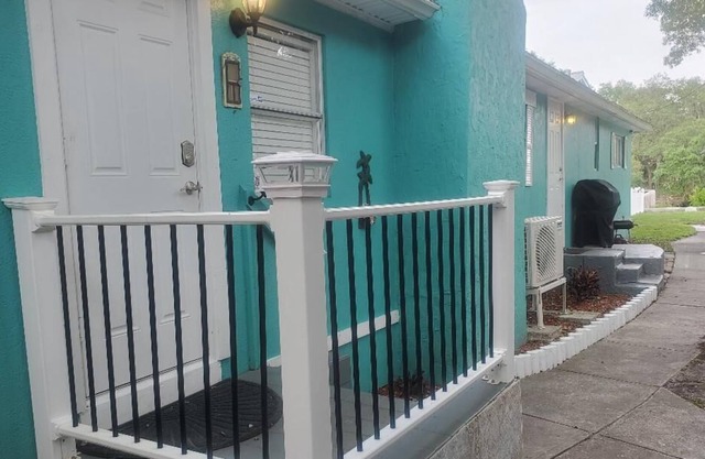 River Palm on the Alafia River 15 minutes from Tampa