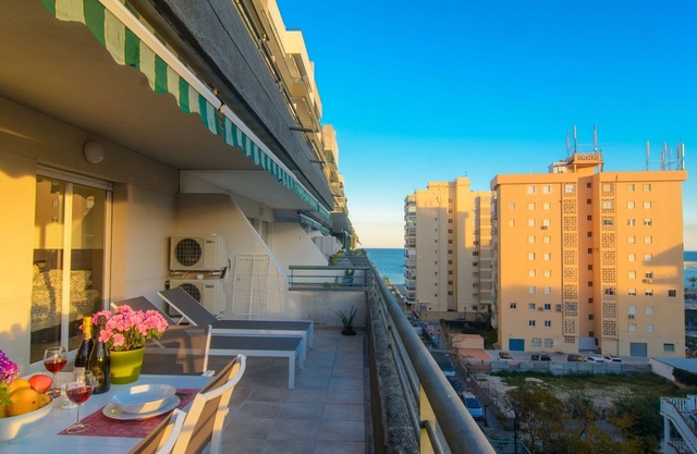 River Playa 2 bedroom apartment, beach view, large terrace